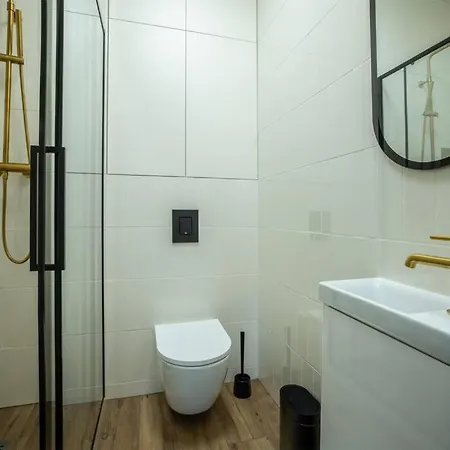 Nowy Z Widokiem Na Jezioro *